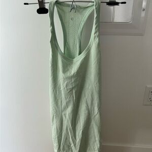 Lululemon workout tank